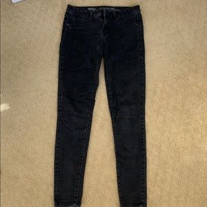 black skinny jeans